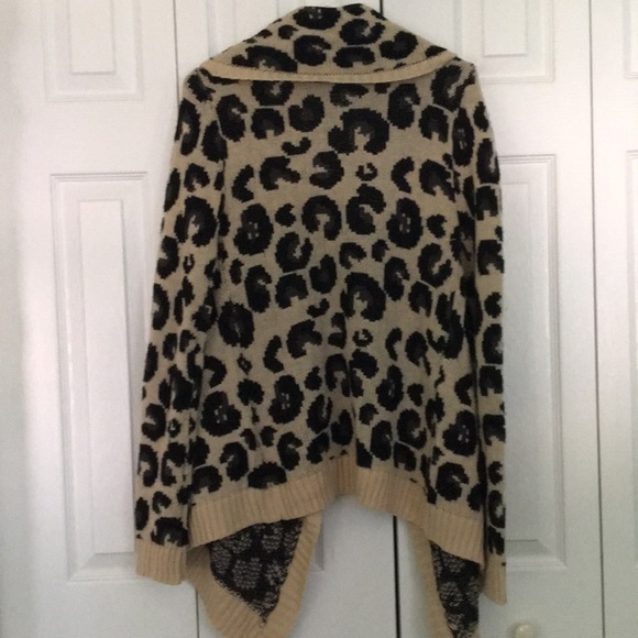 Cheetah print cardigan sweater - Picture 2 of 3